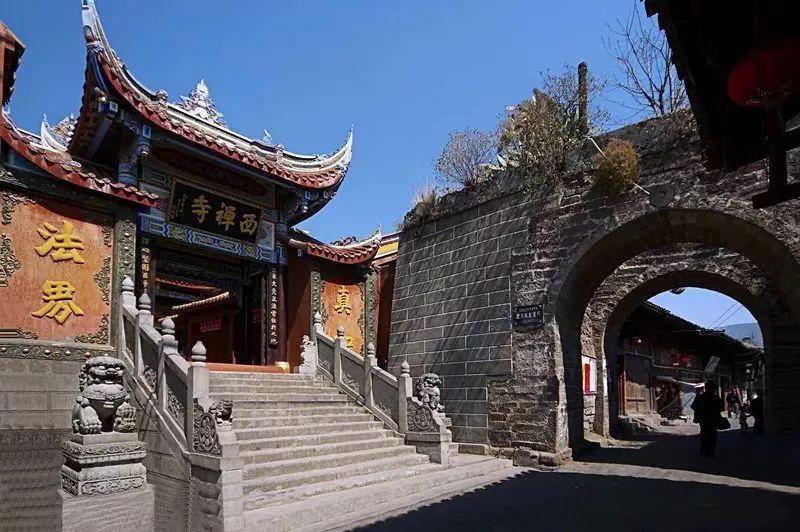 升空的愤怒奶奶